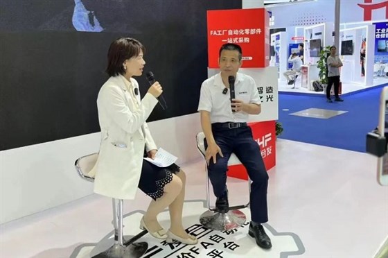 現場直播，暢談發展